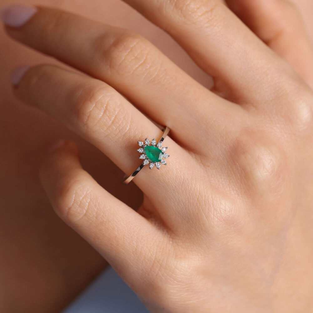 0.36 Carat Diamond Ring Drop Emerald With Gemstone