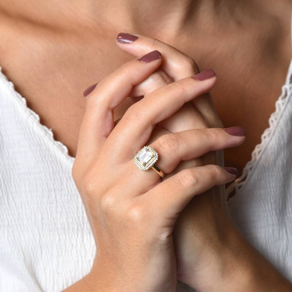 Solid Gold Baguette Solitaire Ring 2,00 Carat Zirconia