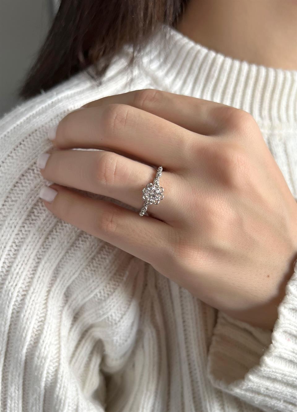 Silver Flower Motif Solitaire Ring