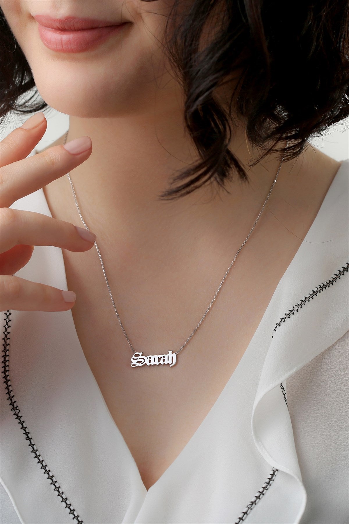 Collar con nombre de plata