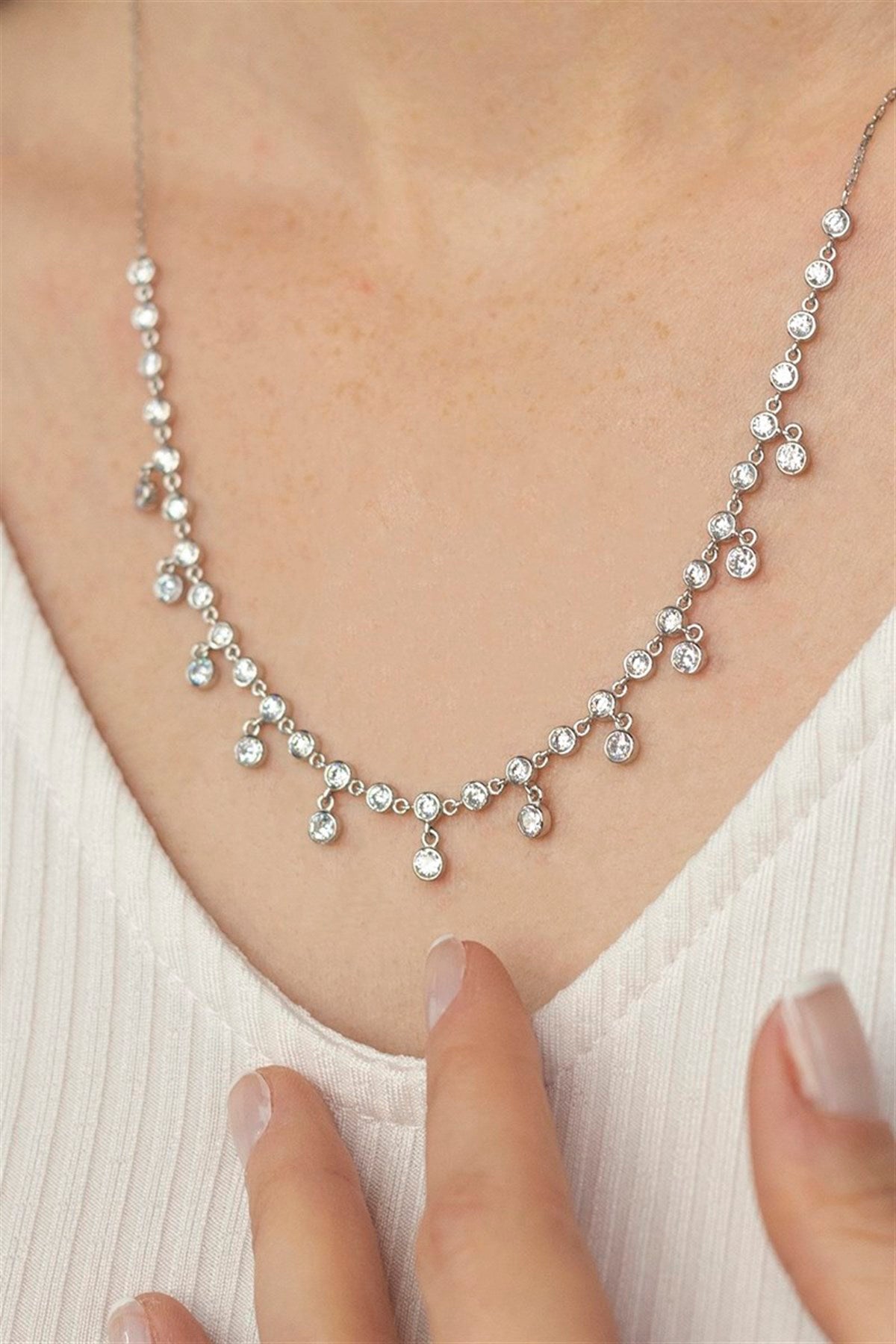 Silver White Waterway Wobbly Necklace