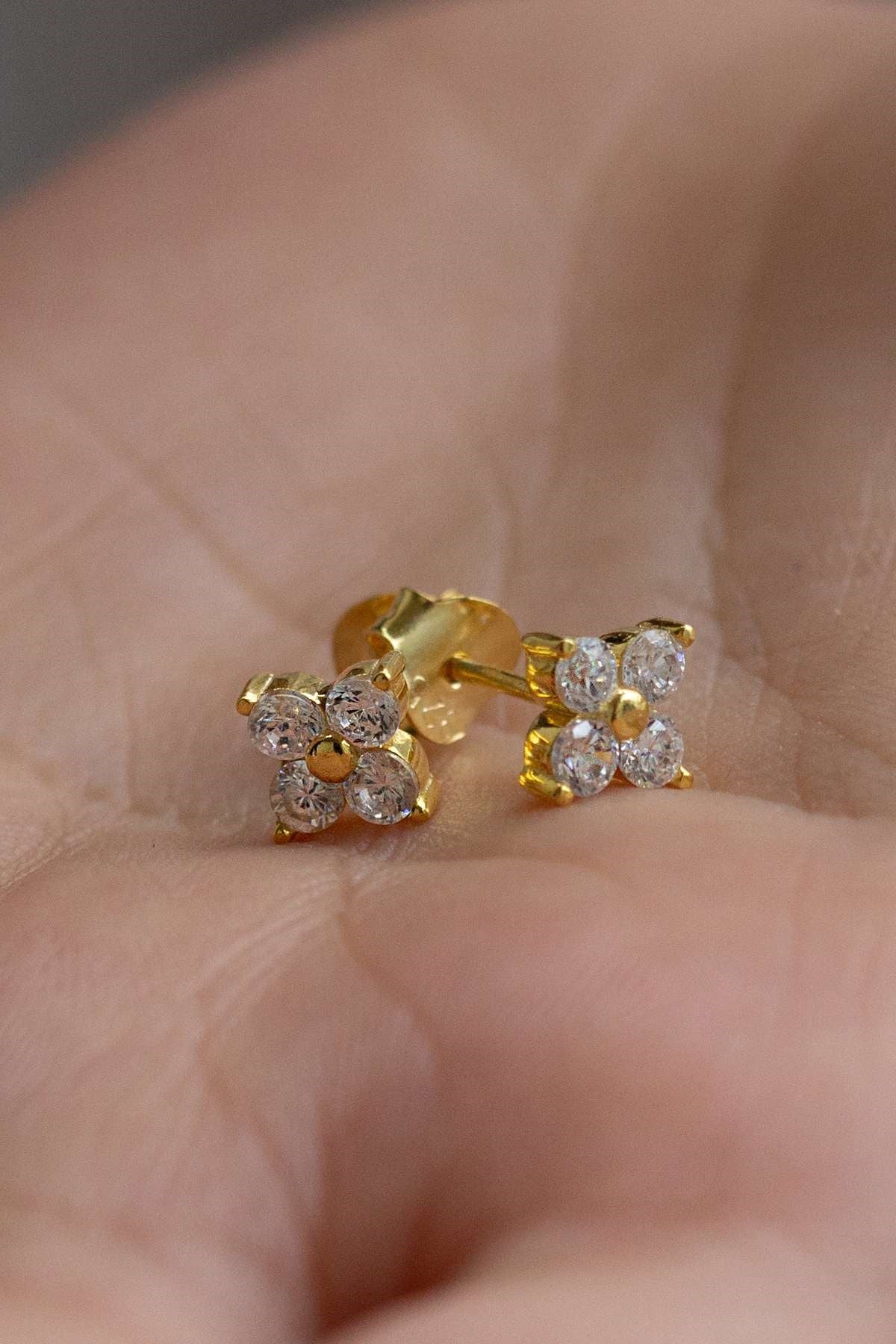 Silver Flower Solitaire Earrings