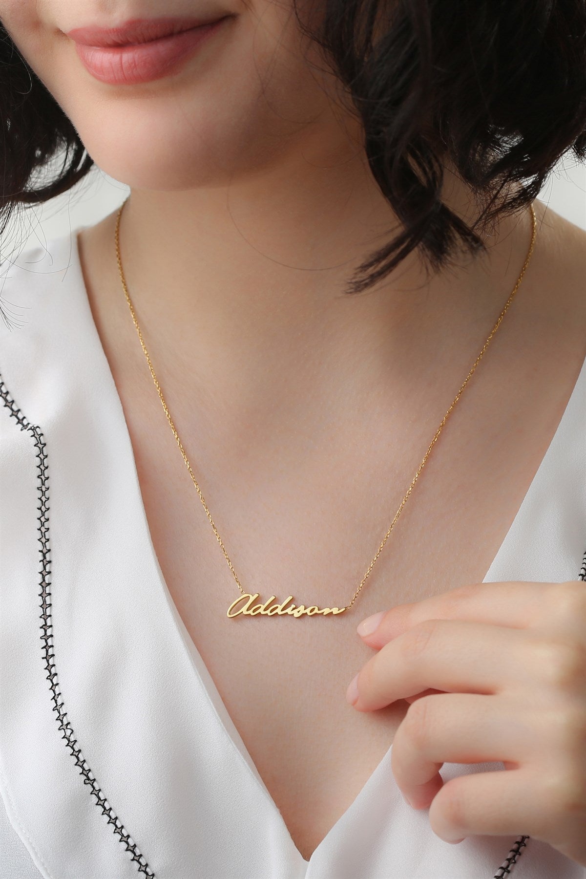 Collar de plata con nombre escrito a mano