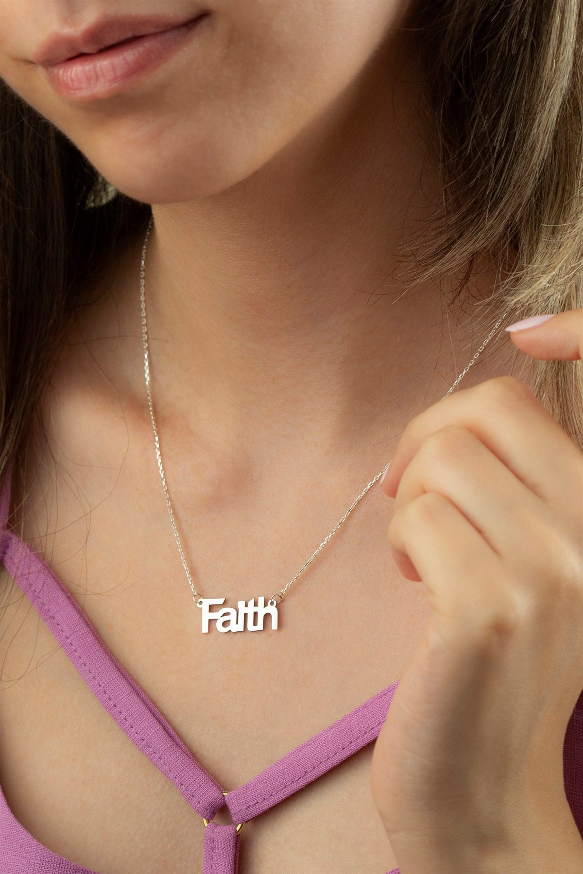 Collar con nombre de plata