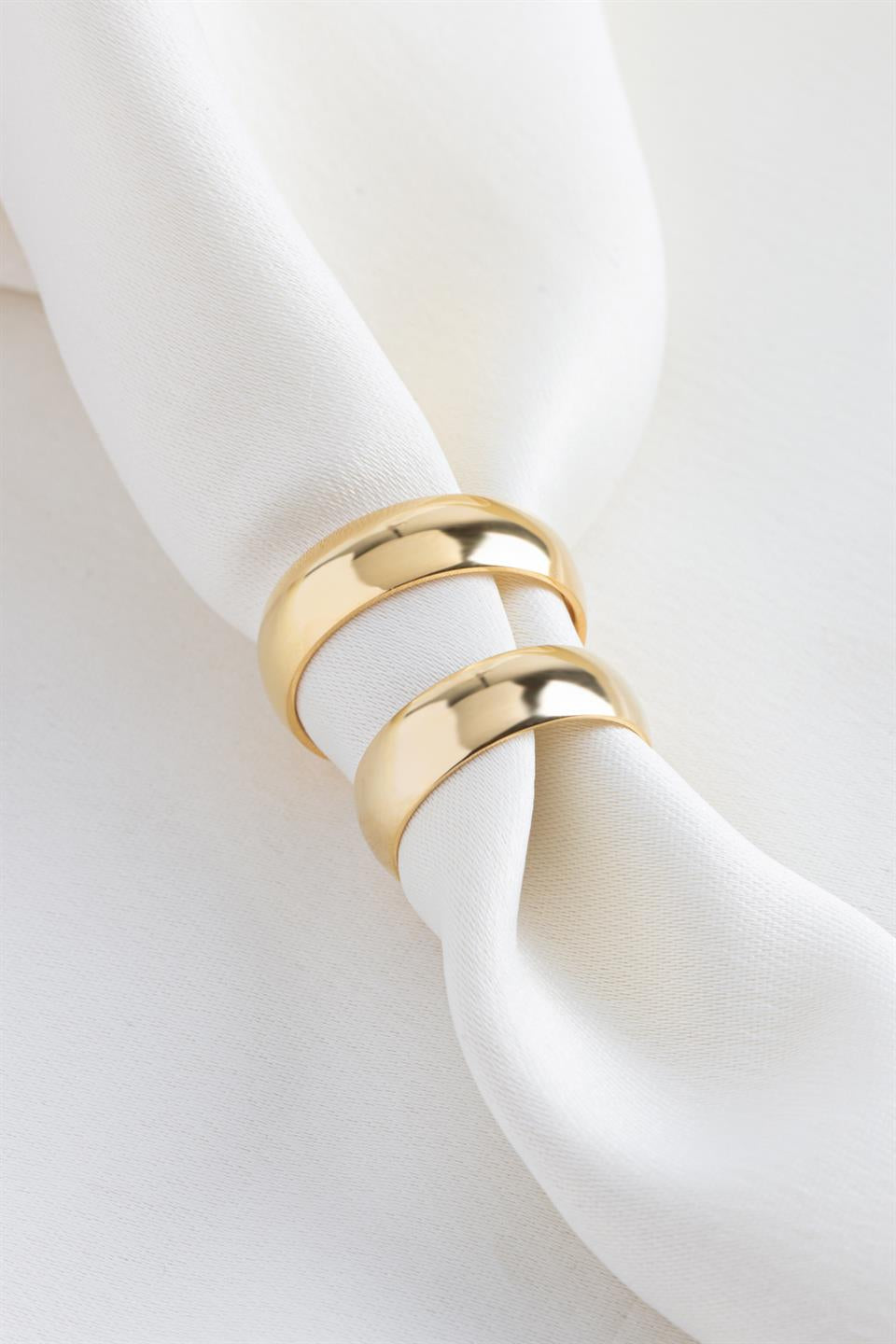 Alianza de boda clásica curvada de plata de 6 mm