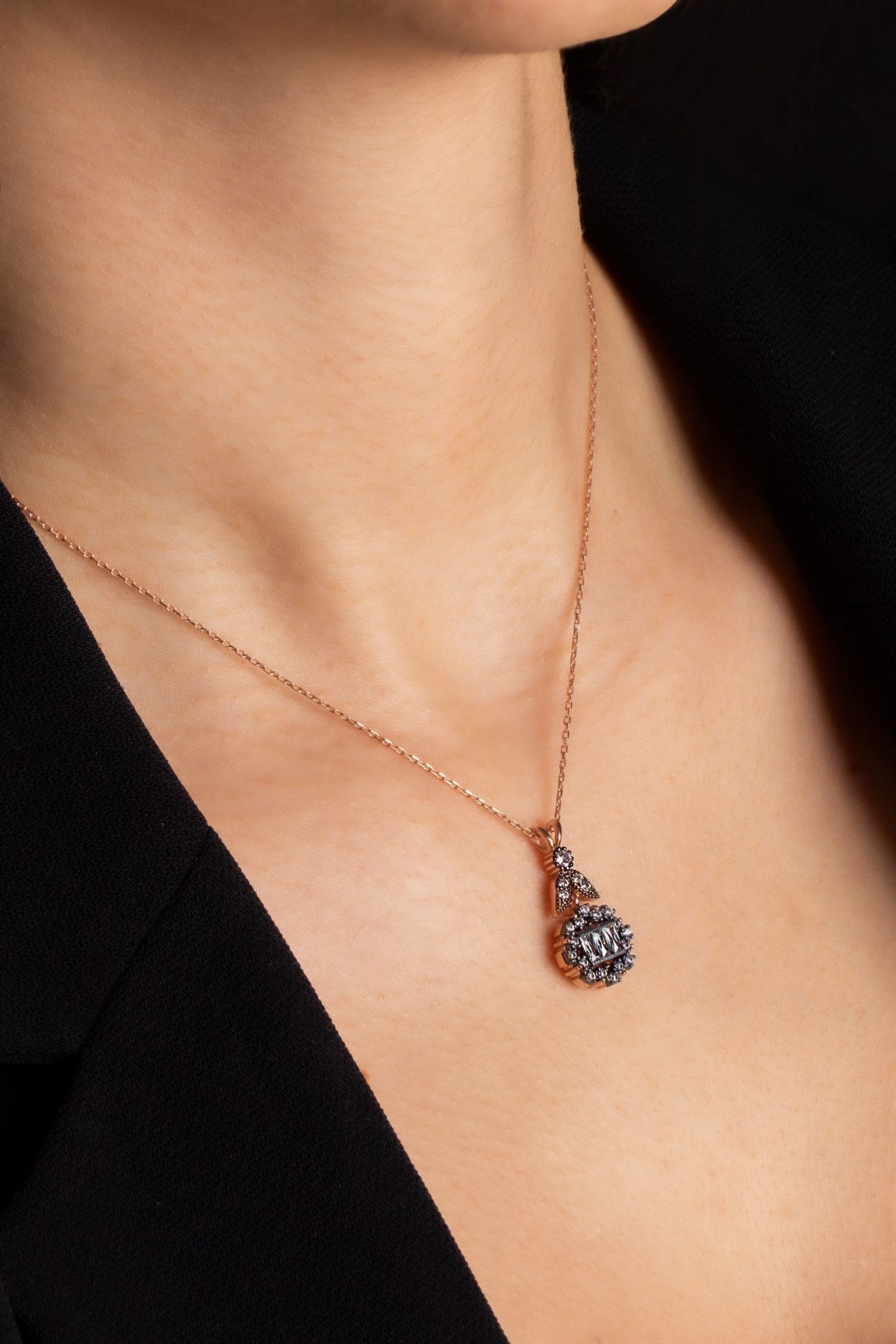 Collar de piedras preciosas de piedras preciosas de baguette de plata