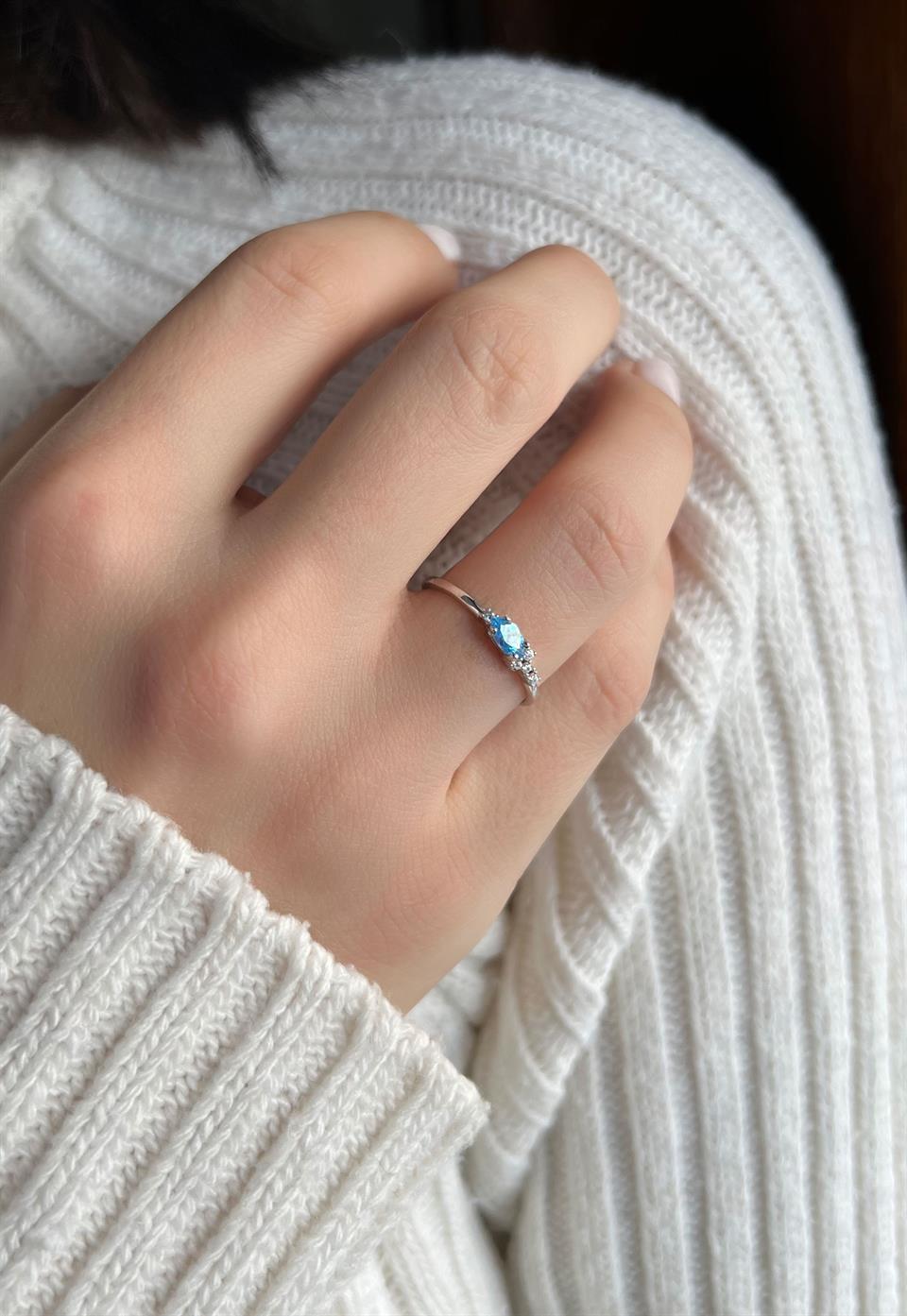 Silver Shuttle Gemstone Ring