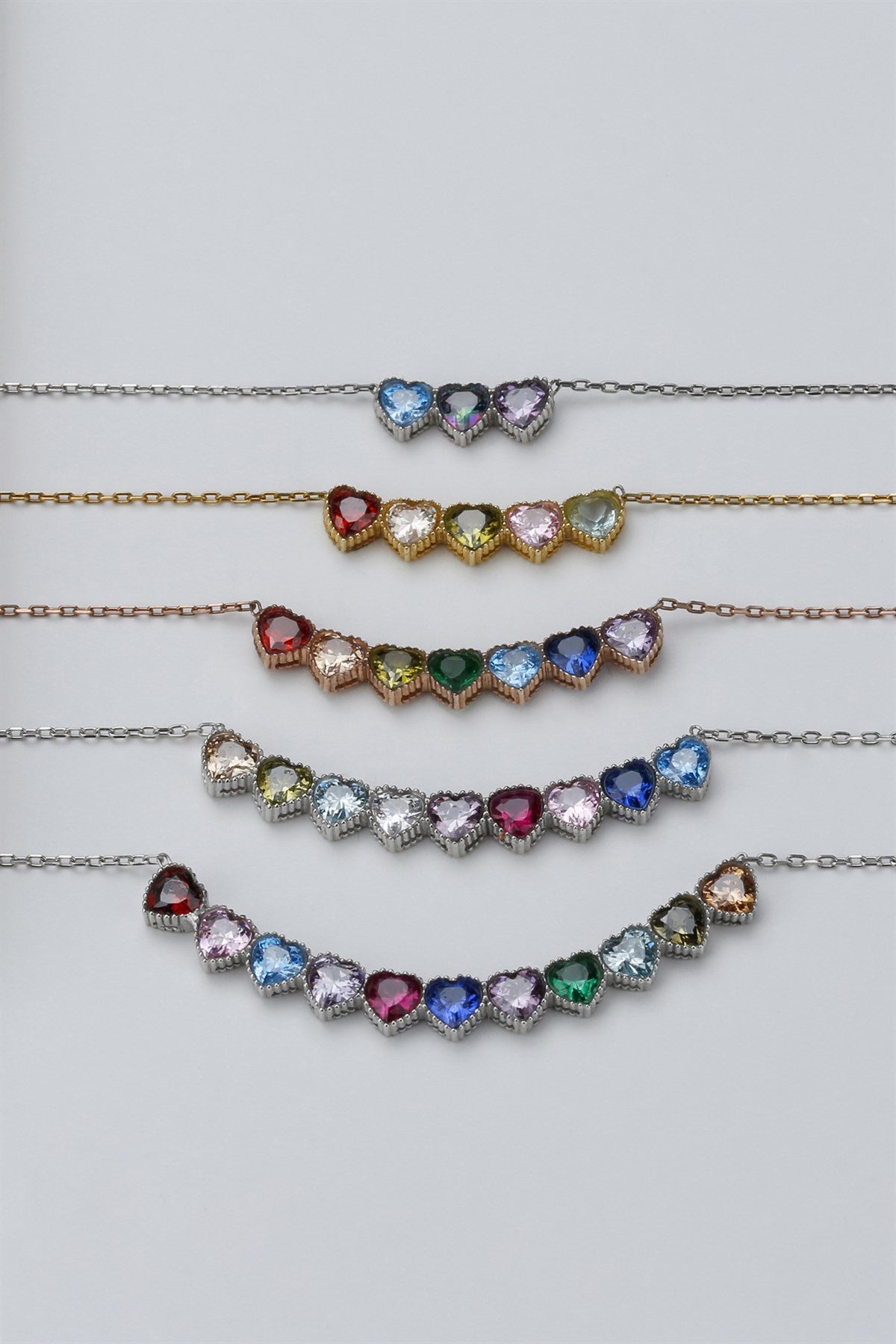 Collar de corazón de piedras preciosas de colores de plata