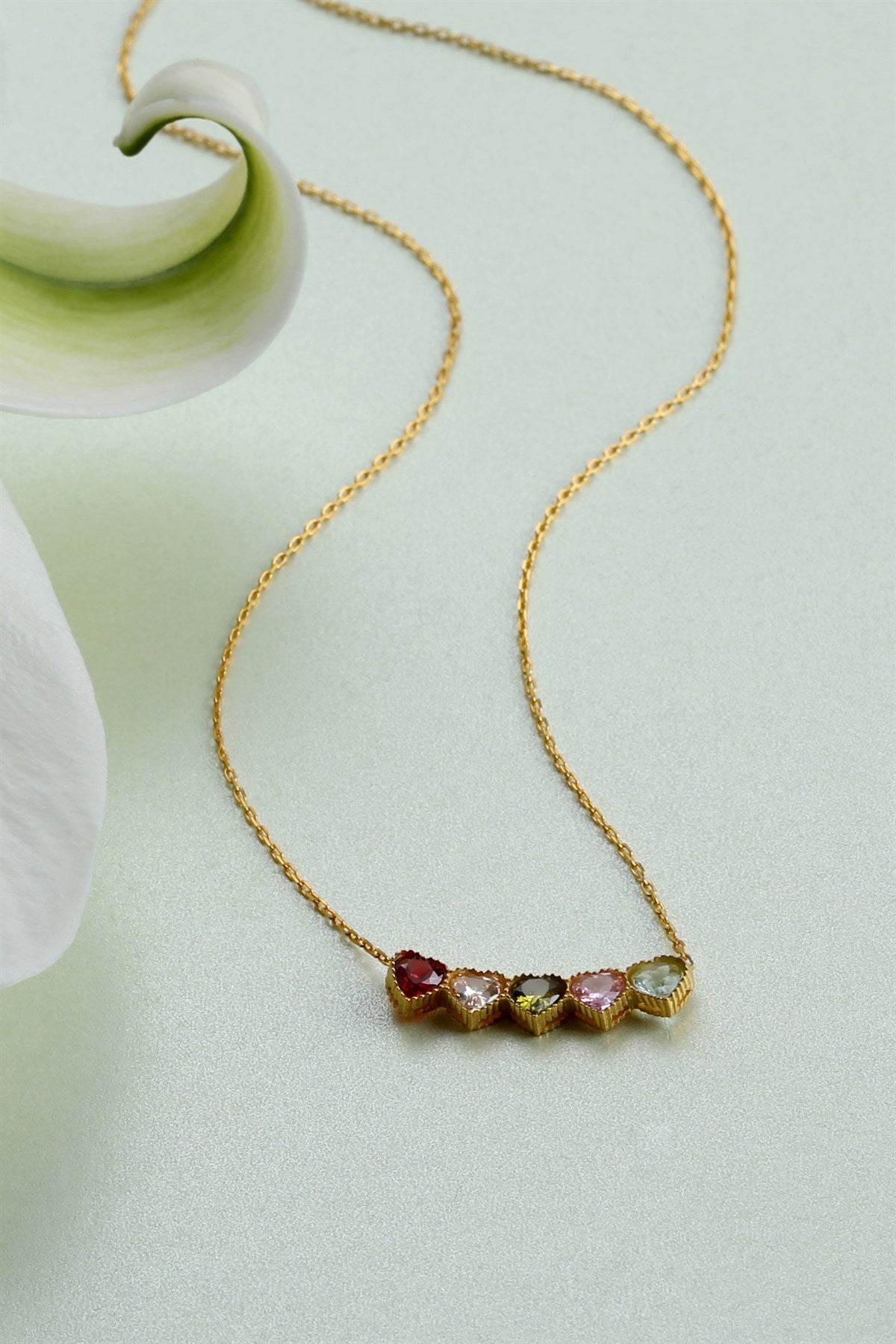 Collar de corazón de piedras preciosas de colores de plata