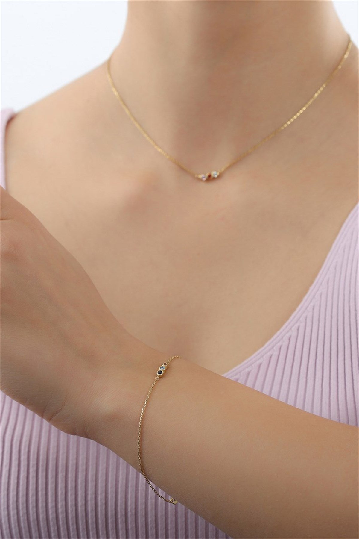 Collar de piedras preciosas de colores de plata