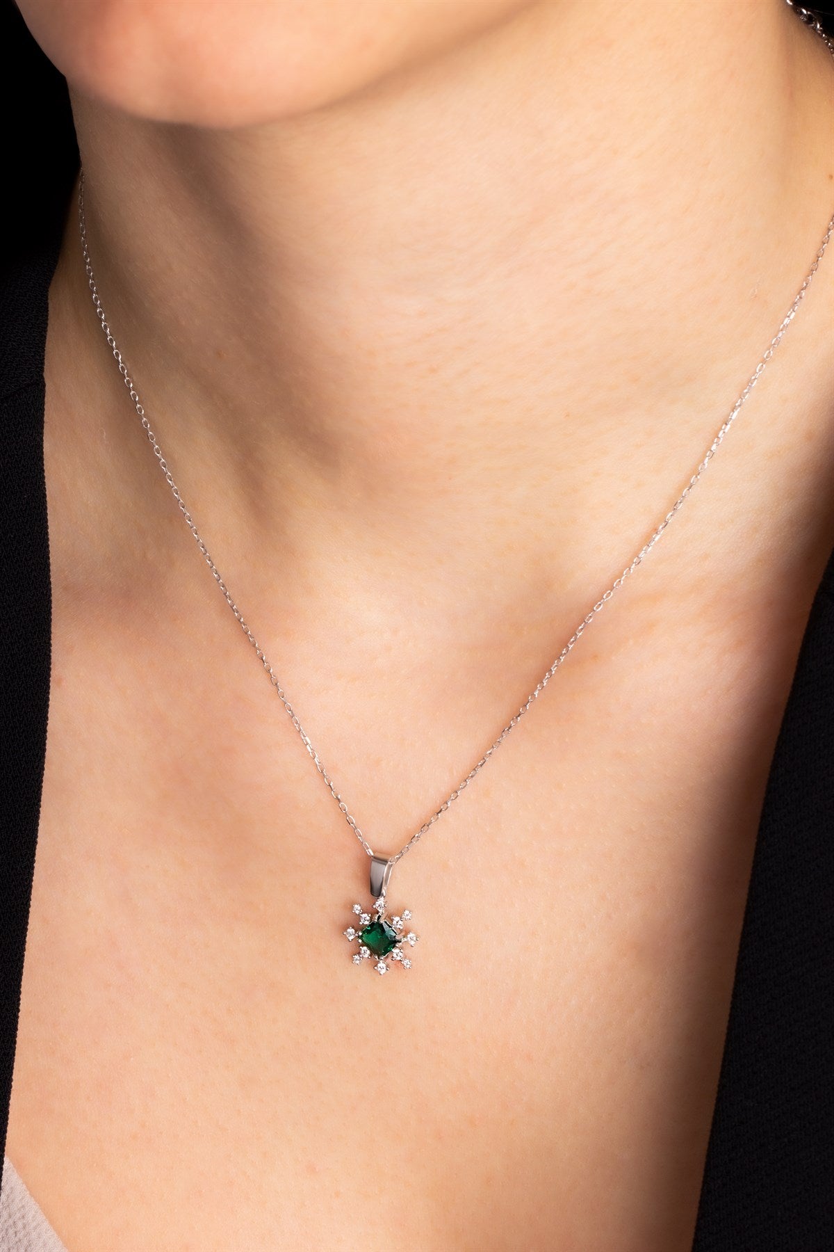 Silver Princess Emerald Gemstone Necklace