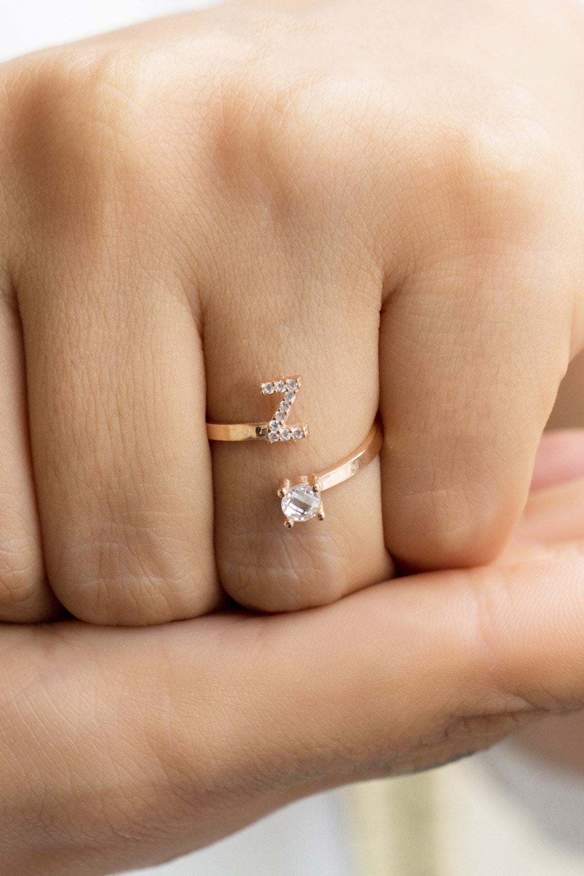 Anillo Ajustable Solitario con Inicial de Plata