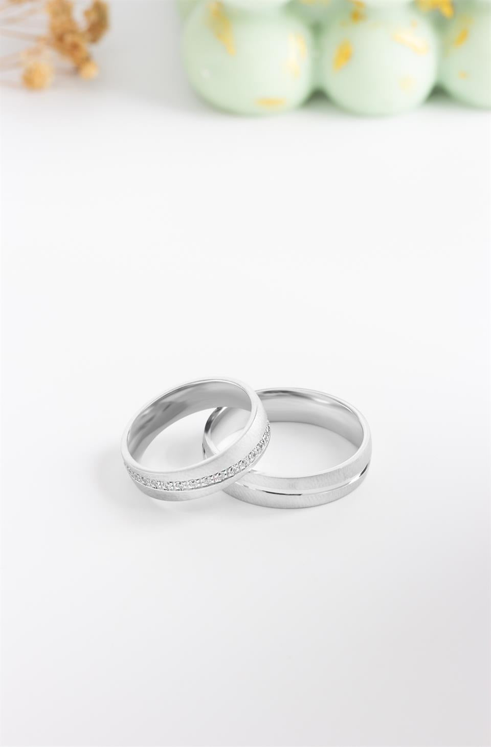 Anillo de bodas de plata con piedras preciosas delicadas de 5 mm