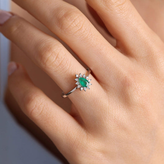 0.36 Carat Diamond Ring Drop Emerald With Gemstone