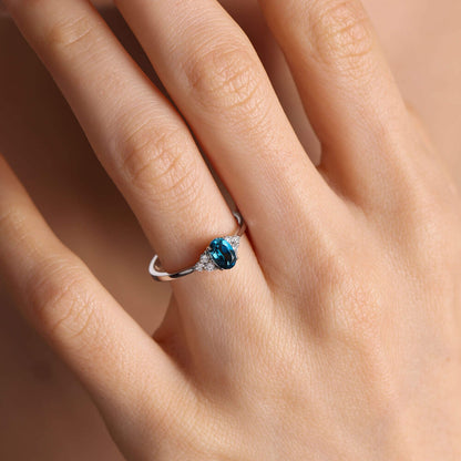 0.66 Carat Diamond Ring London Blue