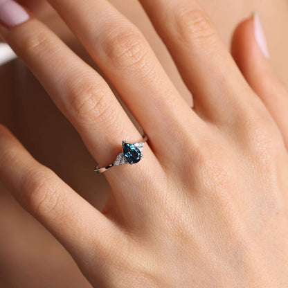 0.96 Carat Diamond Ring Drop London Blue