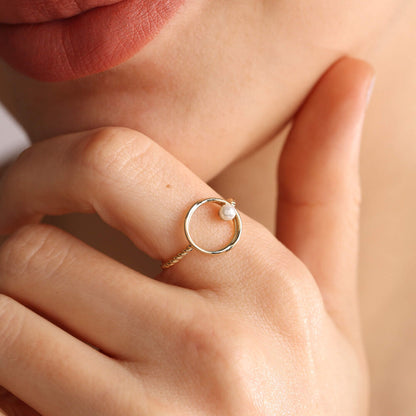 14K Solid Gold Pearl Ring Twisted Form