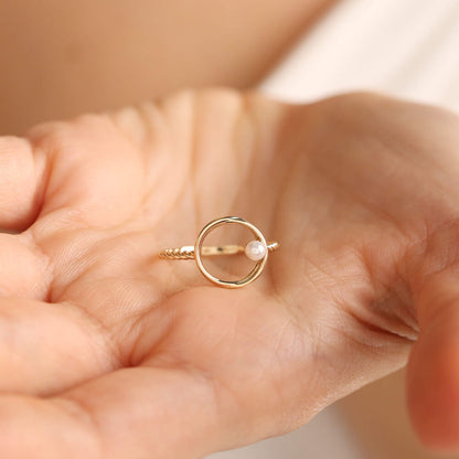 14K Solid Gold Pearl Ring Twisted Form