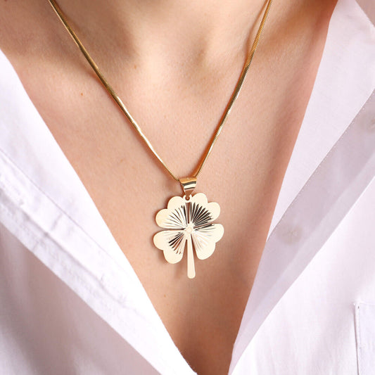 14K Solid Gold Clover Necklace 3.5 cm Herringbone Chain