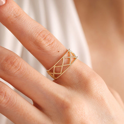 14K Solid Gold Pyramid Ring Design