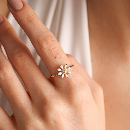 Solid Gold Daisy Ring 14K