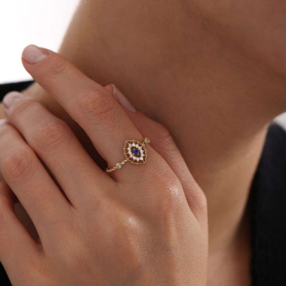 Solid Gold Vintage Ring Sapphire