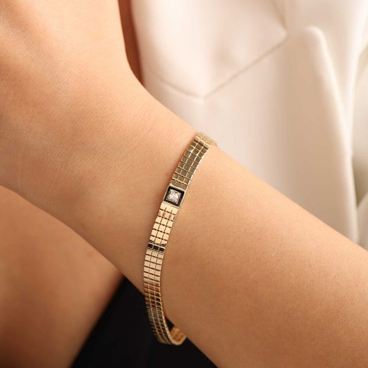 Solitaire Solid Gold Bracelet Shiny Form