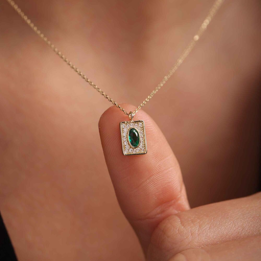 Emerald Stone Solid Gold Necklace Momento