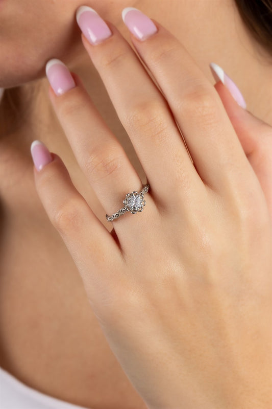 Bague solitaire en argent à motif de fleurs