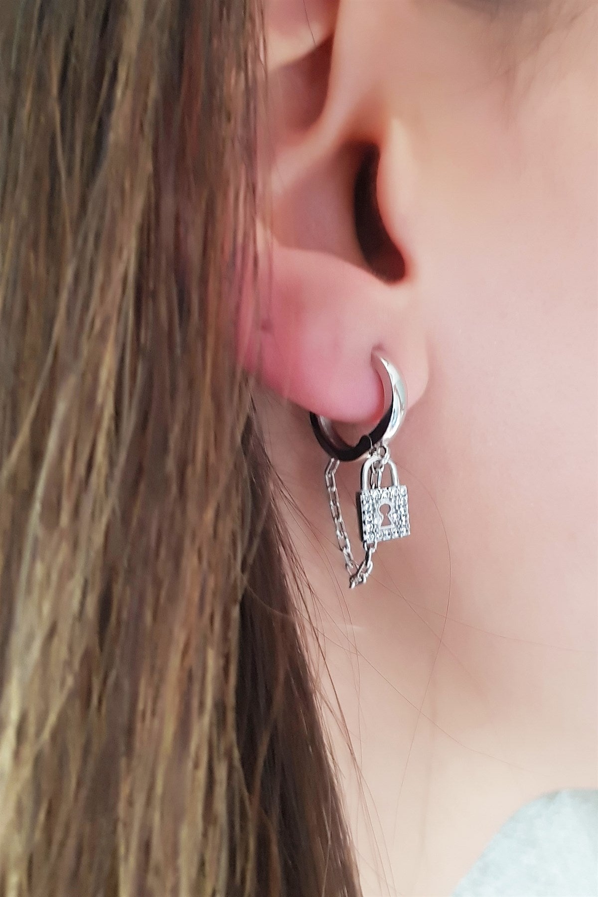 Silver Wobbly Lock Earrings