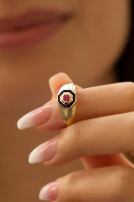 Solid Gold Pink Gemstone Enameled Ring | 14K (585) | 1.98 gr