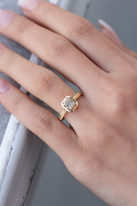 Solid Gold Baguette Gemstone Ring | 8K (333) | 1.71 gr