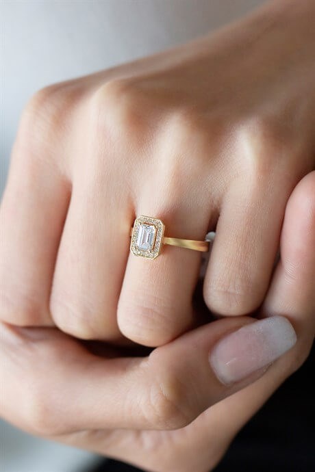 Bague en or massif avec pierres précieuses baguette | 8K (333) | 2,09 grammes