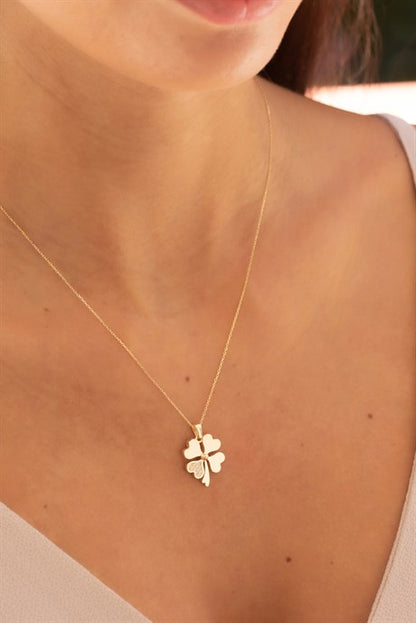 Solid Gold Heart Clover Necklace | 8K (333) | 2.55 gr