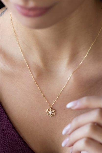 Solid Gold Snowflake Necklace | 8K (333) | 1.74 gr