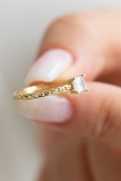 Anillo solitario cuadrado de talla princesa de oro macizo | 14K (585) | 1,02 gramos