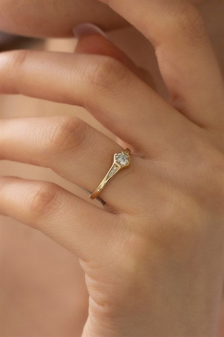 Solid Gold Solitaire Ring | 14K (585) | 1.30 gr