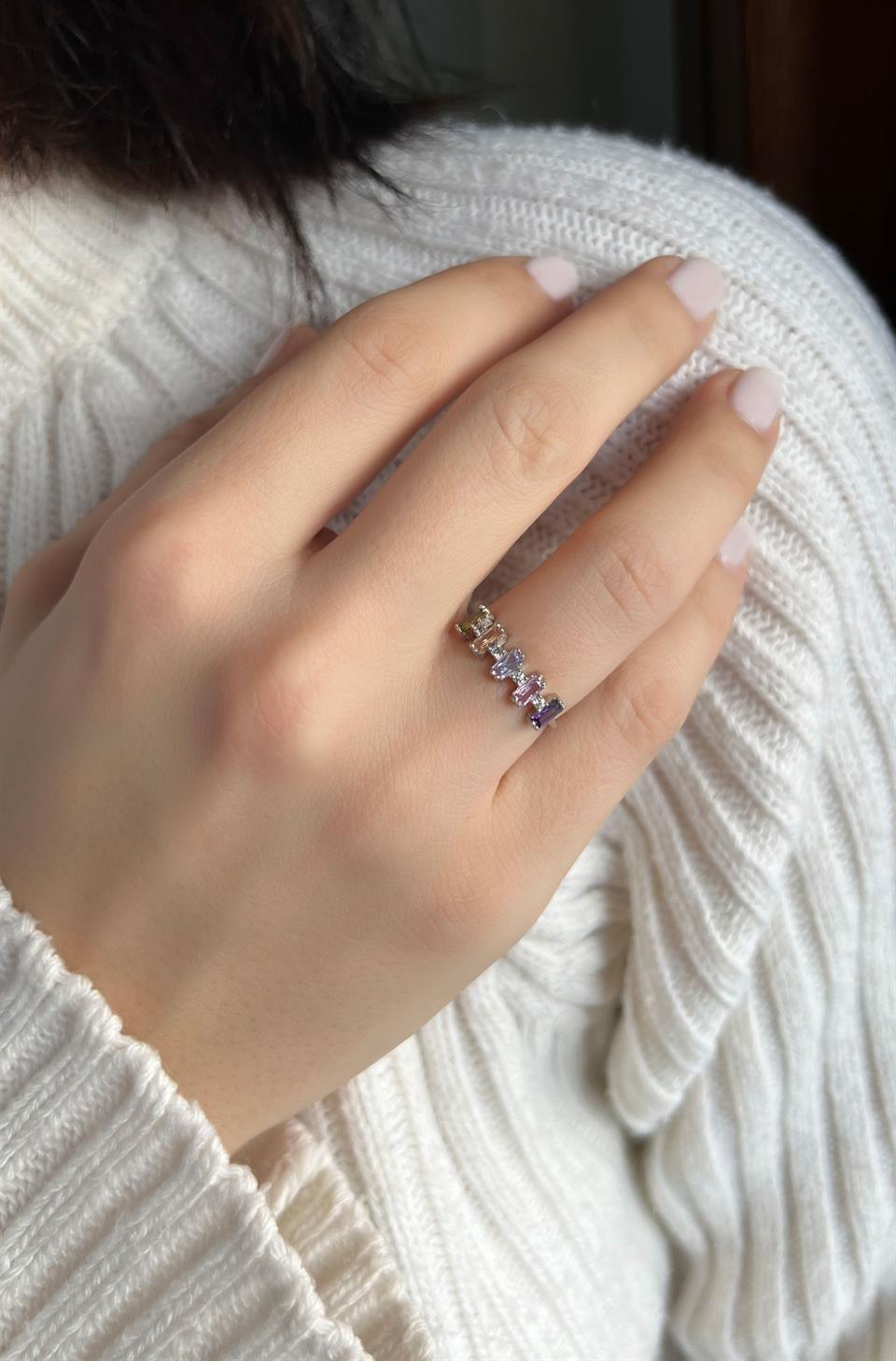 Bague minimale en pierre précieuse baguette en argent