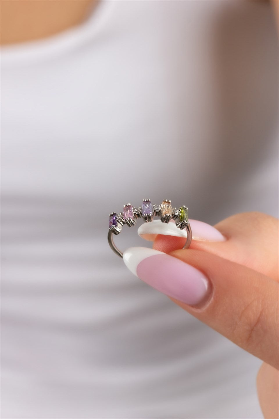 Bague minimale en pierre précieuse baguette en argent