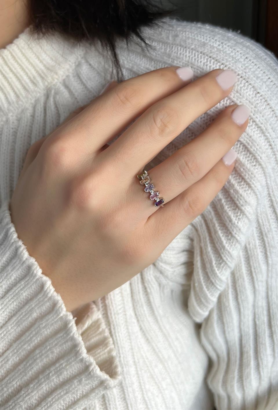 Bague minimale en pierre précieuse baguette en argent