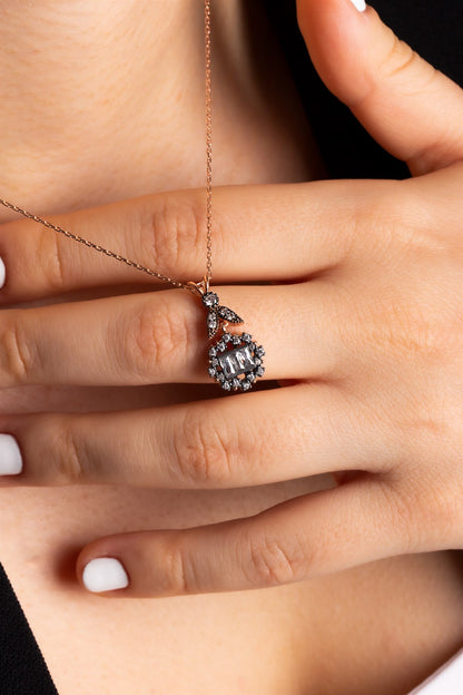 Ensemble de bagues et boucles d'oreilles en argent avec pierres précieuses baguette