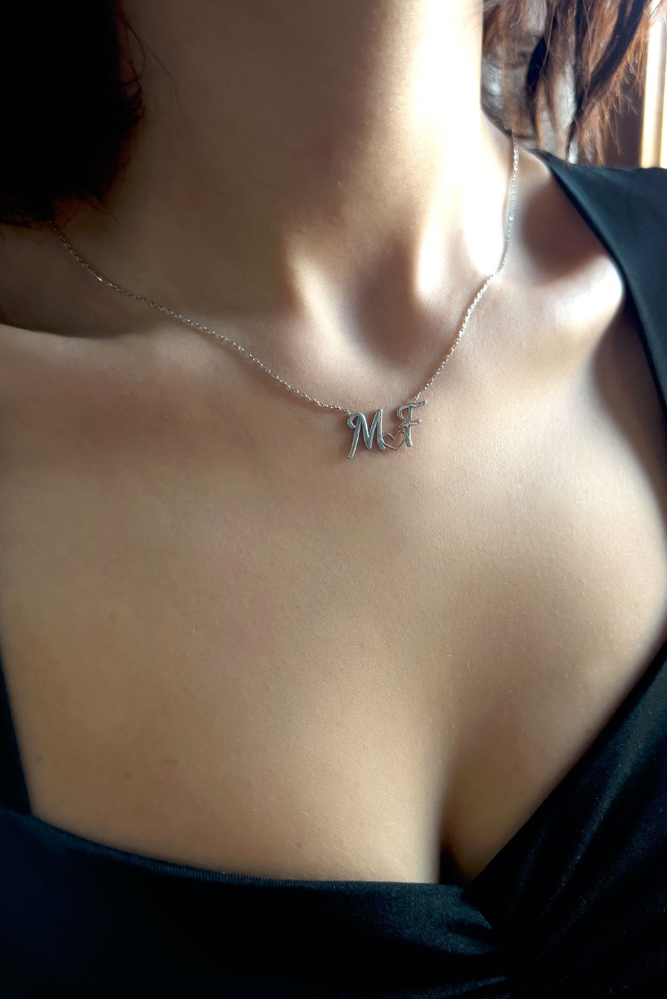 Collier initial en forme de cœur en argent