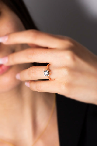 Bague en argent avec pierres précieuses