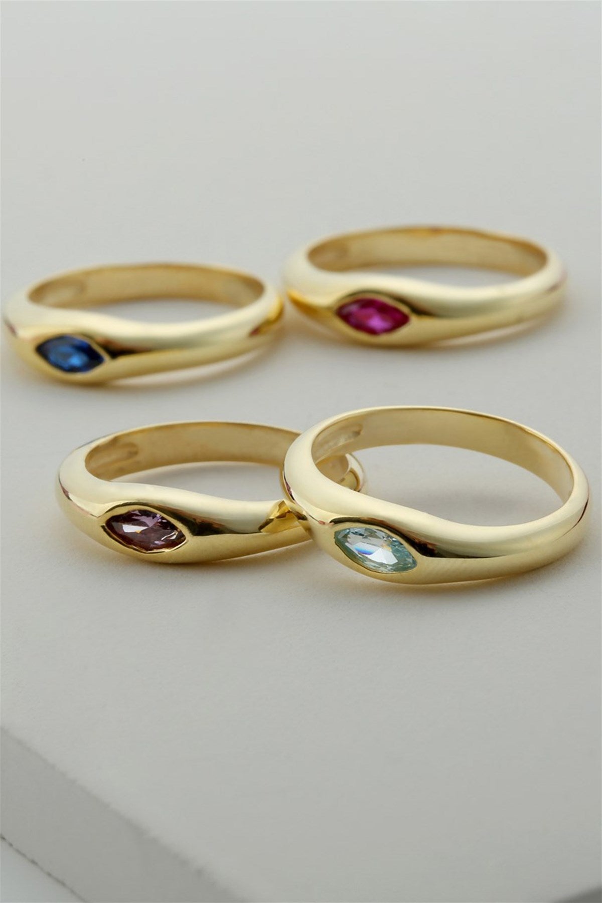 Silver Navy Blue Shuttle Gemstone Design Ring