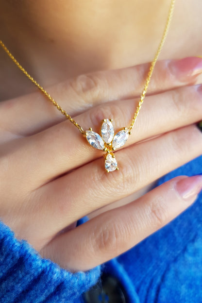 Silver Shuttle Gemstone Design Necklace