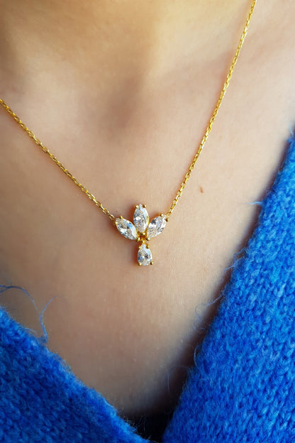 Silver Shuttle Gemstone Design Necklace