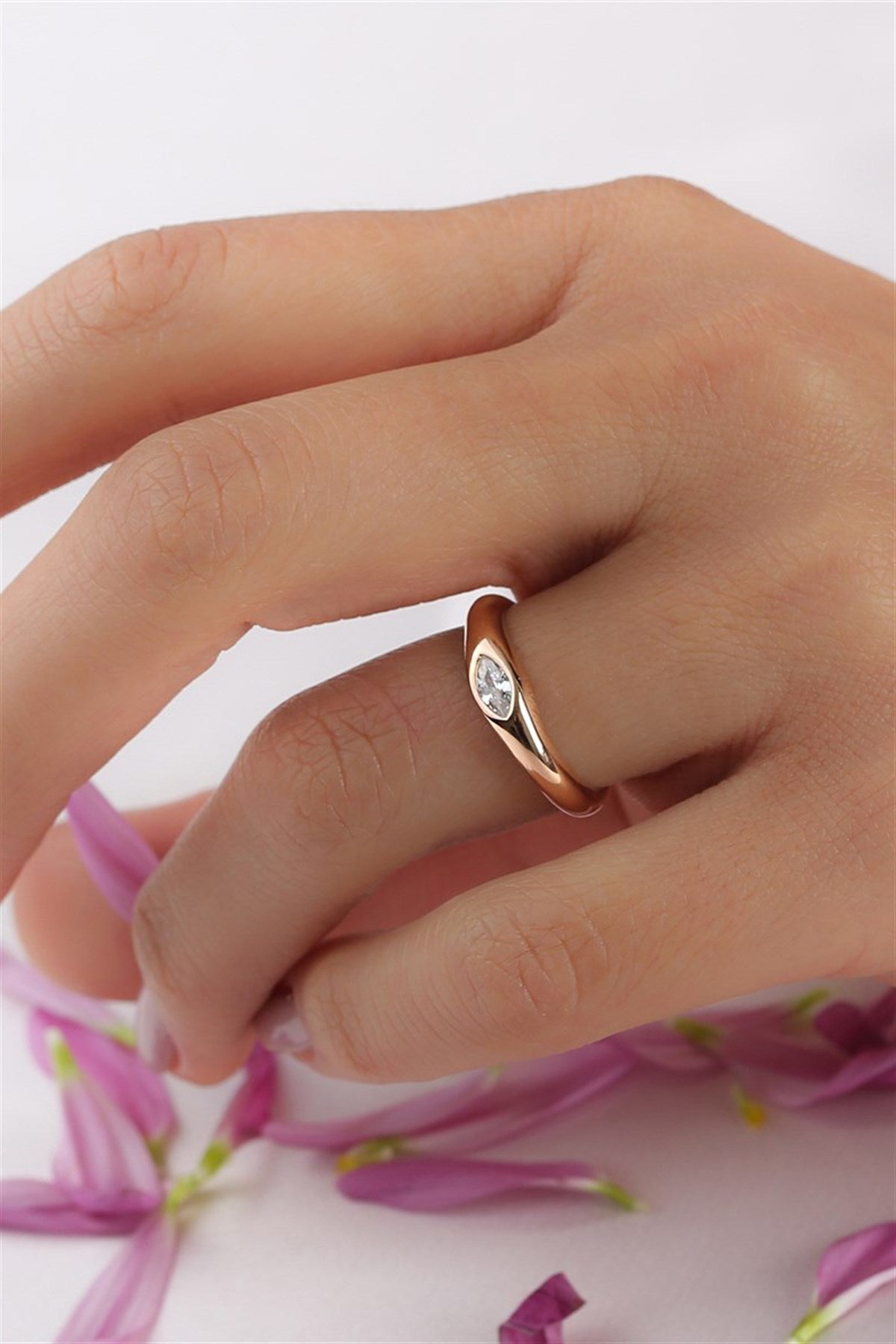 Silver Shuttle Gemstone Design Ring