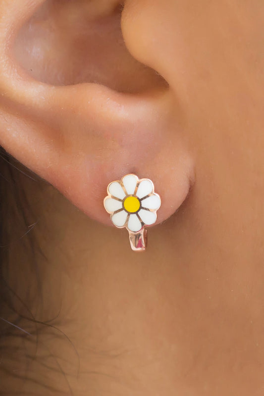 Boucles d'oreilles marguerite en émail argenté