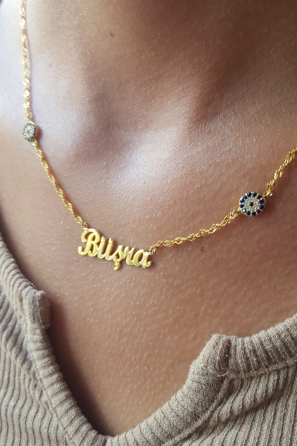 Collar con nombre de mal de ojo de plata