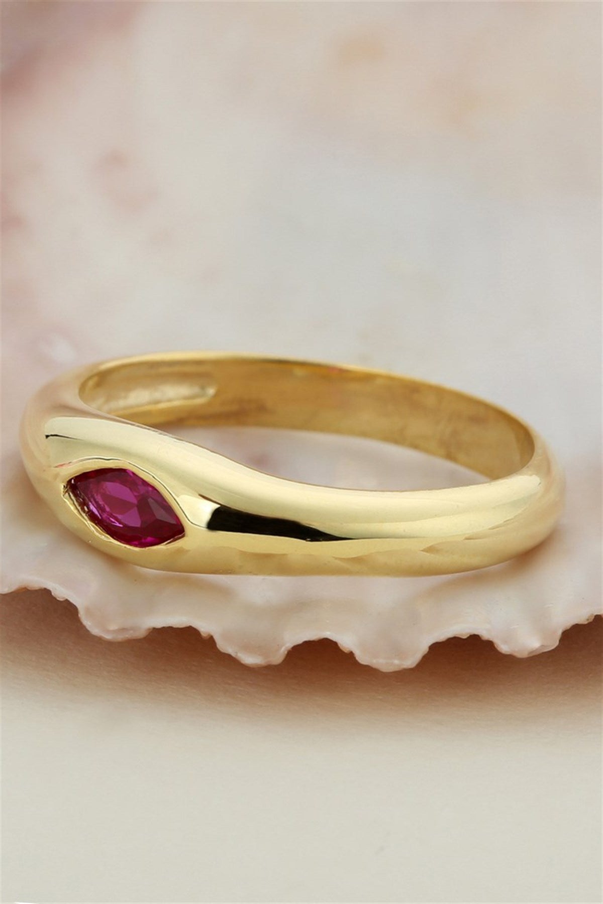 Silver Pink Shuttle Gemstone Design Ring